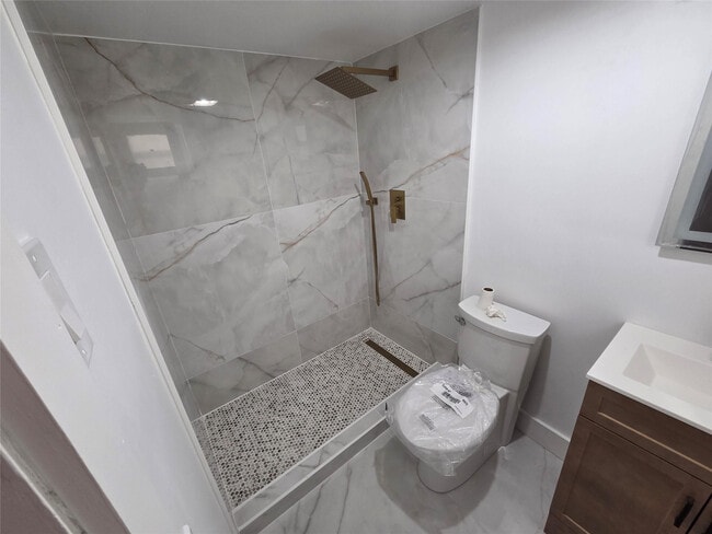 Building Photo - 251 S Cypress Rd