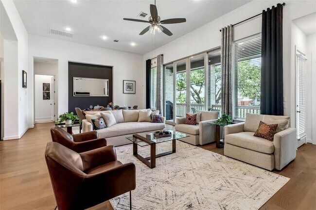 Building Photo - 104 Rainbow Vly Trl