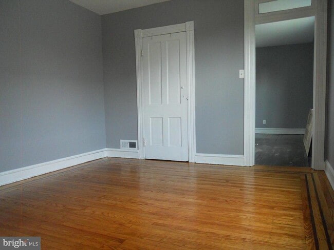 Building Photo - 304 W Cold Spring Ln