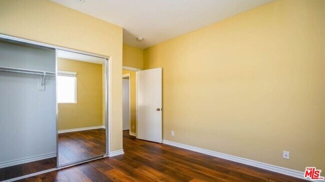 Building Photo - 1241 Ivy Terrace