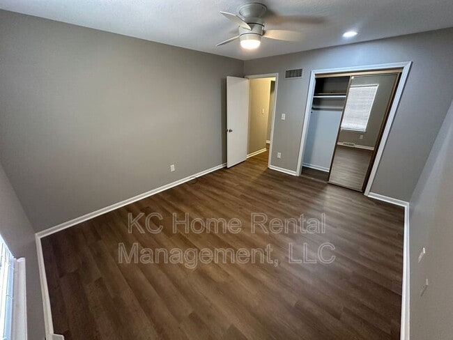 Building Photo - 8640 N Hull Ave