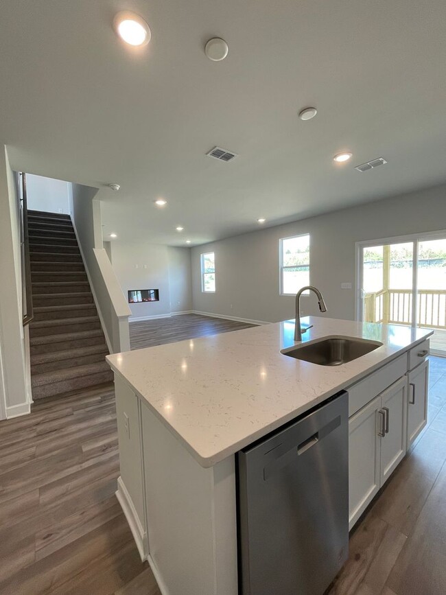 Building Photo - 108 Millbrook Dr