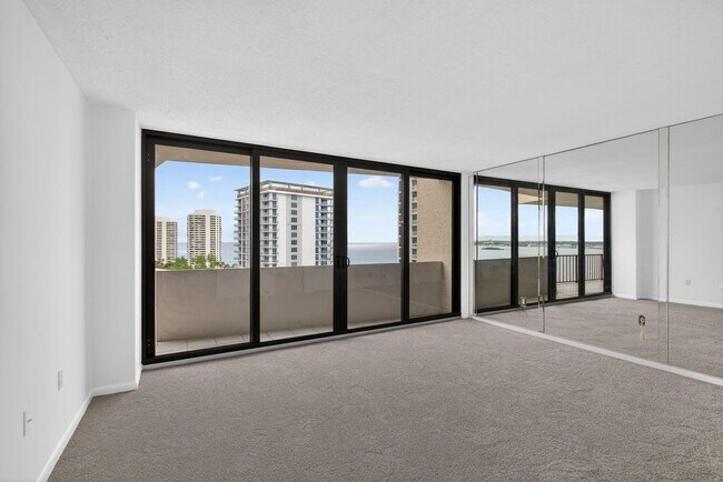 Building Photo - 4200 N Ocean Dr