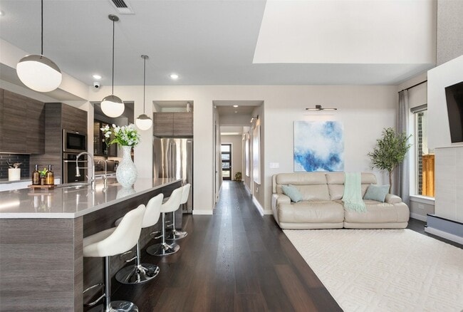 Building Photo - 2468 Electra Dr