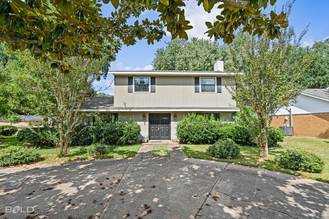 Building Photo - 1502 Suburbia Dr