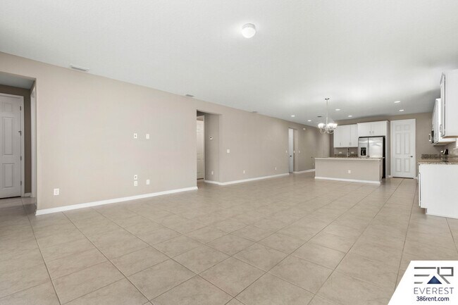 Building Photo - 58 Los Lagos Blvd