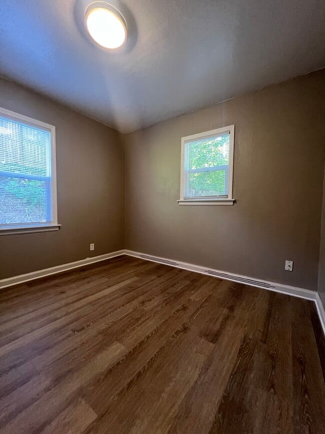 Building Photo - Two Bedroom Home in Kalamazoo