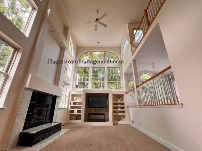 Building Photo - 11507 Rolling Green Ct
