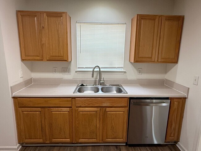 Building Photo - 4411 Canipe Dr