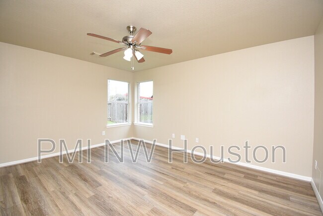 Building Photo - 26306 Hartwill Dr