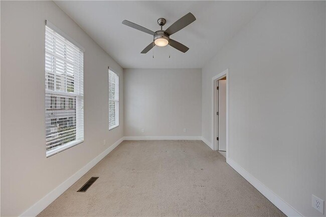 Building Photo - 733 Taylor Ct