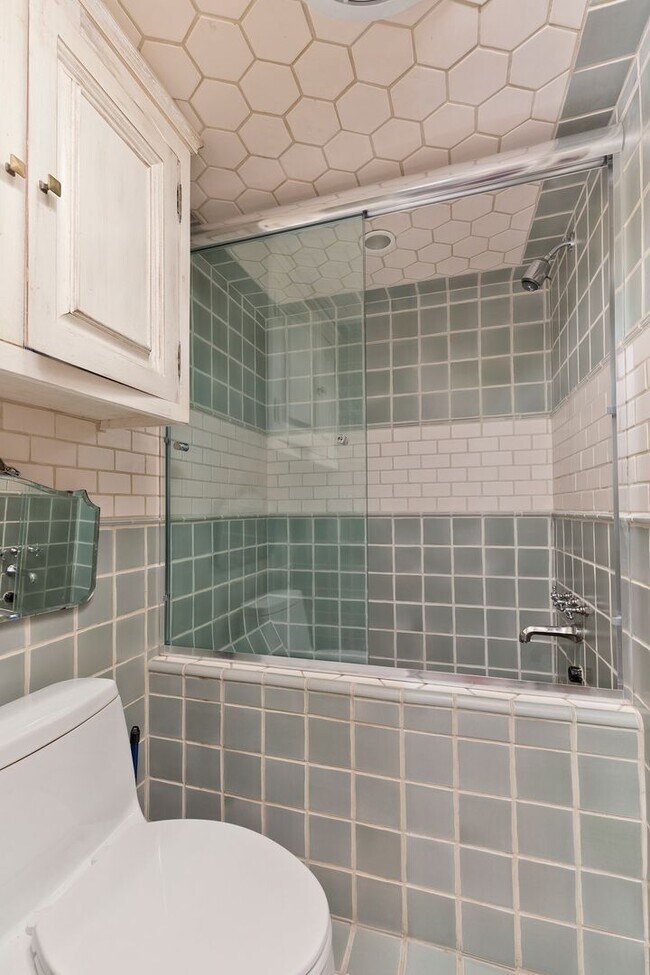 Building Photo - Winter Rental – $18,500/month (6-Month Lease)
