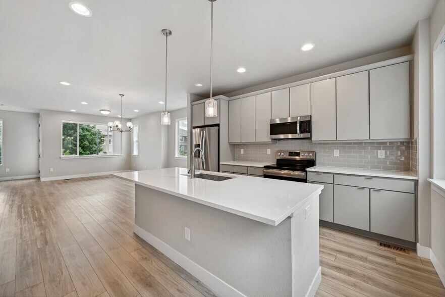 Building Photo - 6719 S Tempe Ct