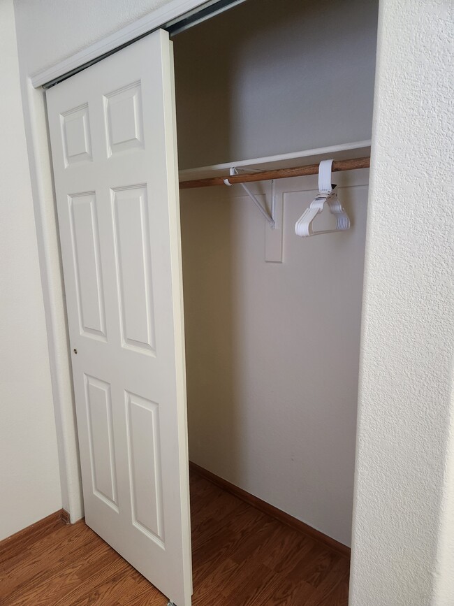 Building Photo - 4965 Universal Heights