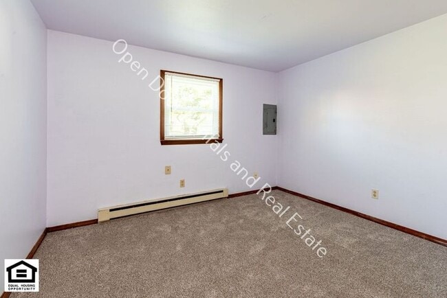 Building Photo - 701 Lake Ave