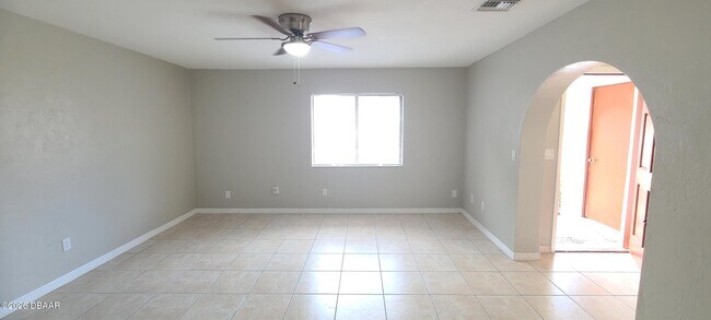 Building Photo - 2118 Oak Meadow Cir