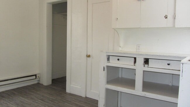 Building Photo - Affordable Studio/Single Family Home Near ...