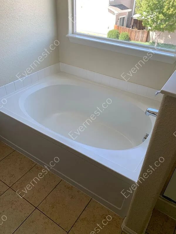 Building Photo - 3-Bed/ 3-Bath Modern Town Home with Attached Garage and Front Porch /Voucher Accepted/Available S...