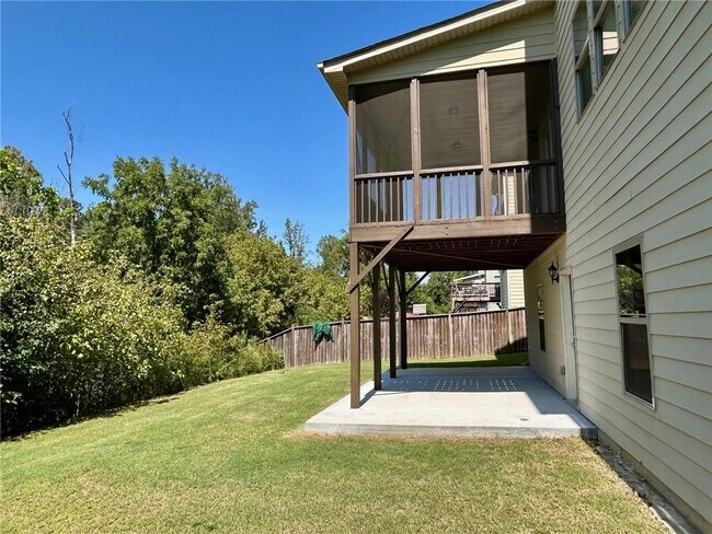 Building Photo - 5315 Mirror Lake Dr