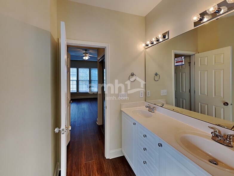 Building Photo - 112 Spalding Ln