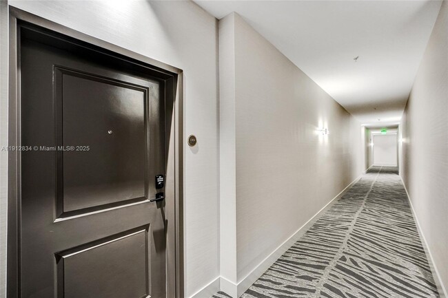 Building Photo - 7910 Harbor Island Dr