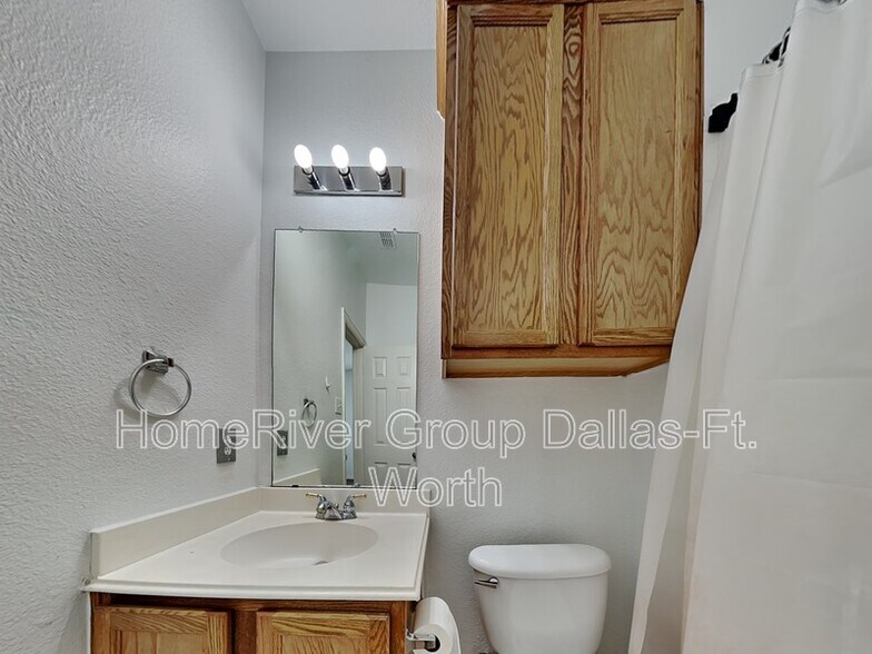 Building Photo - 11528 Henderson Dr