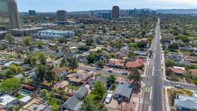 Building Photo - 114 W Windsor Ave