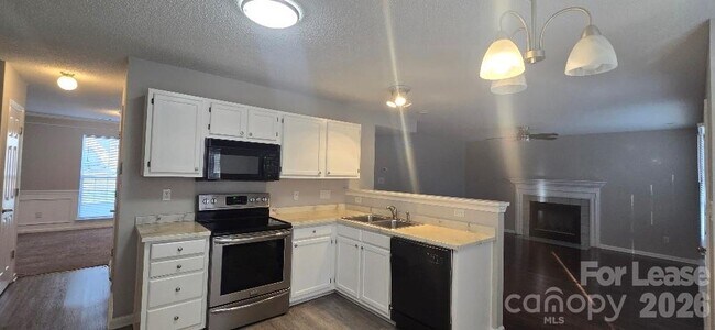 Building Photo - 14109 Southbridge Forest Dr