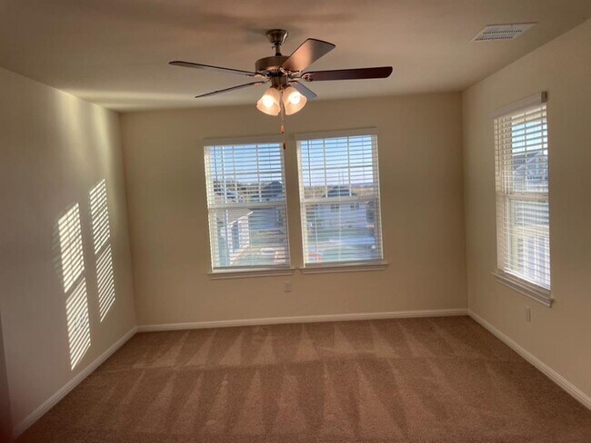 Building Photo - 9610 Morning Iris Dr