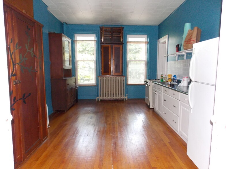 Building Photo - 78 Dove St