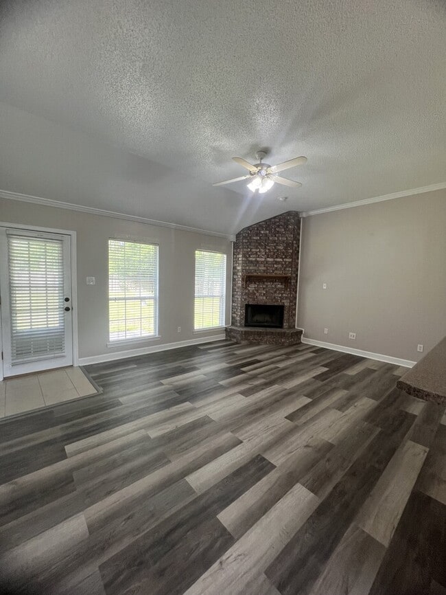 Building Photo - 1421 Spruce St