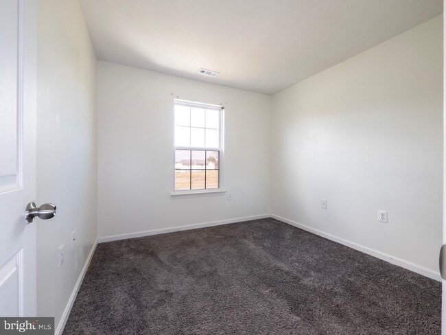 Building Photo - 173 Equestrian Dr