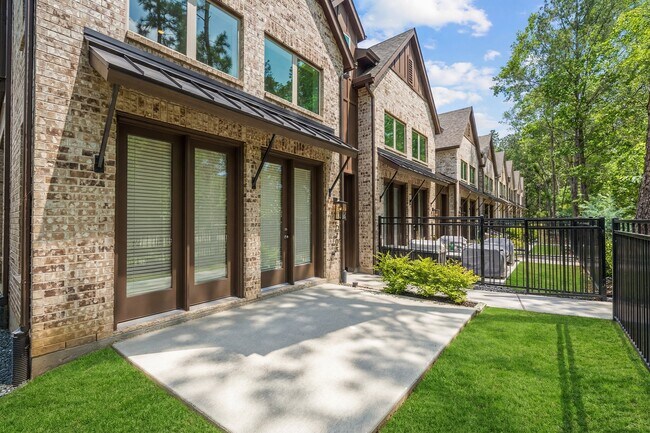 Building Photo - 2708 Woodforest Pkwy N