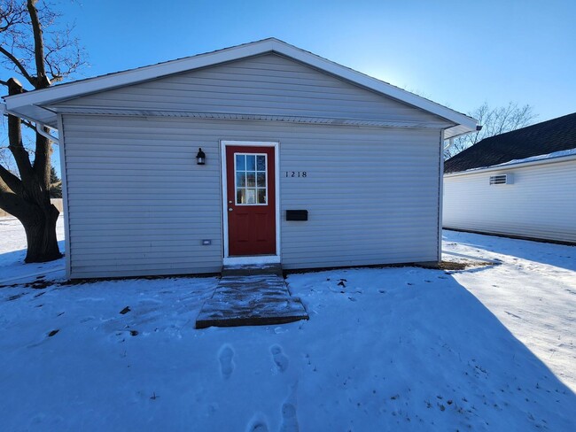 Primary Photo - Newly remodeled 2 bedroom 1 bathroom home