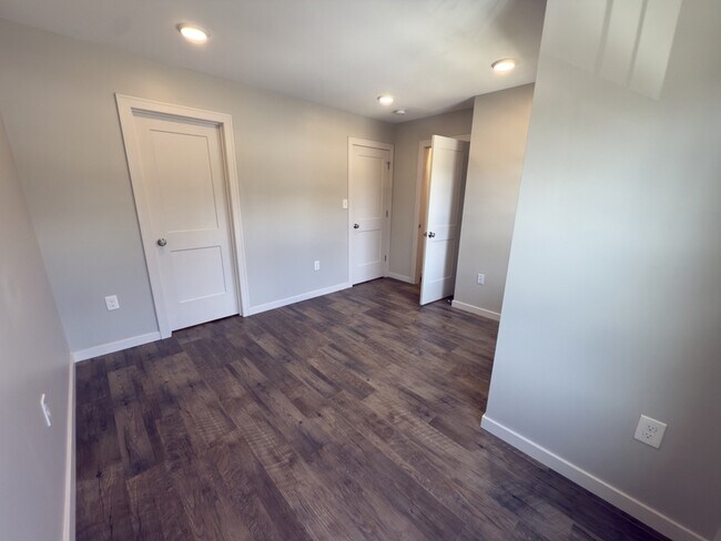 Building Photo - 209 Terrace Dr