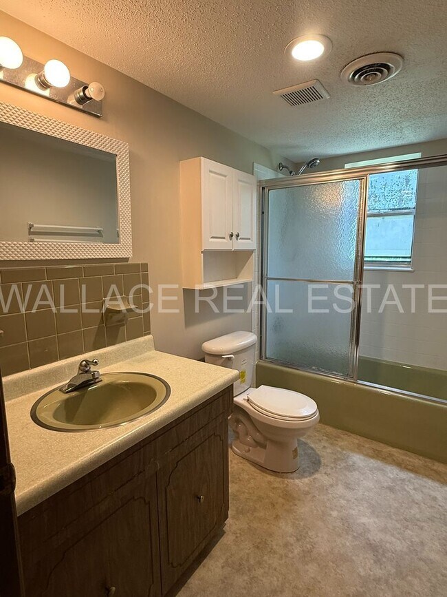 Building Photo - 4 BEDROOM HOUSE IN KINGS GATE SUBDIVISION ...