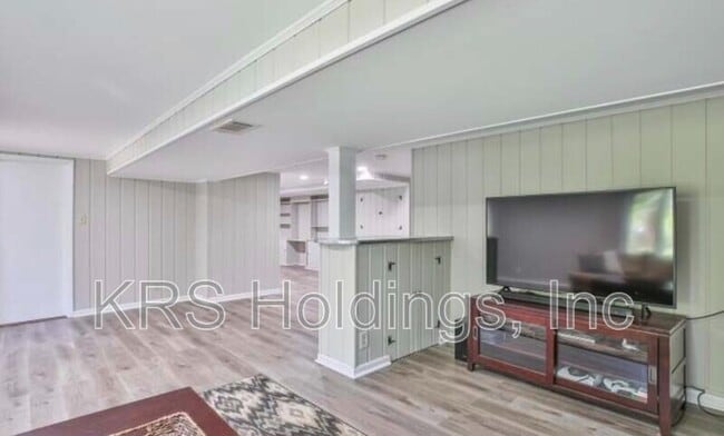 Building Photo - 7110 Murray Ln