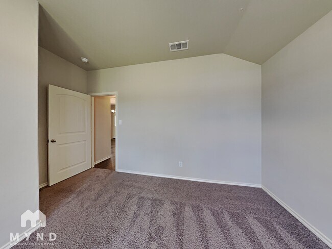 Building Photo - 3905 Chippewa Ct
