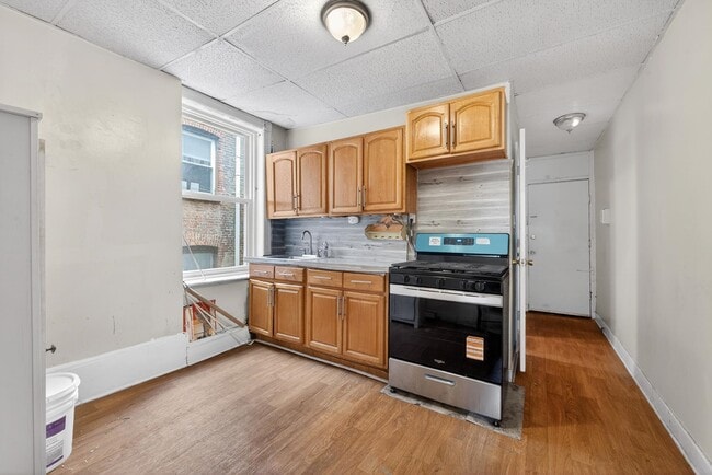 Building Photo - 584 Avenue C