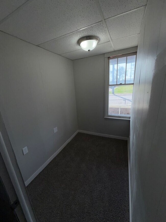 Building Photo - 1411 W Maryland St