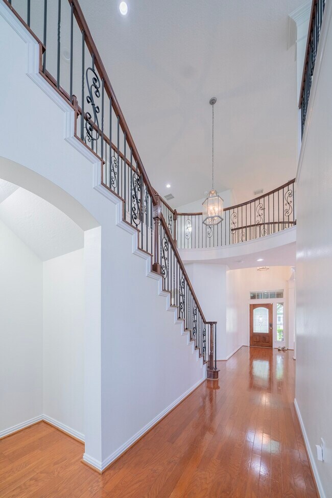 Building Photo - 1415 Sue Barnett Dr