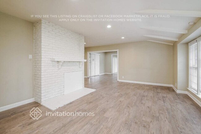 Building Photo - 17363 Saticoy St