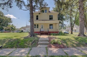 Building Photo - SL WEL1804