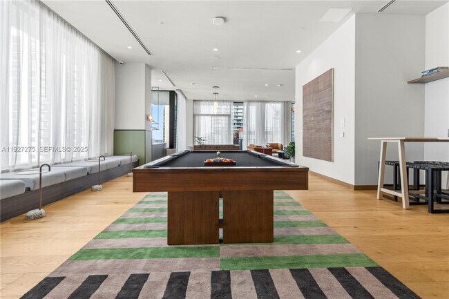 Building Photo - 11 NE 6th St