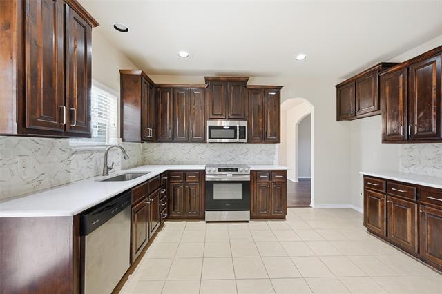 Building Photo - 700 Ireland Way