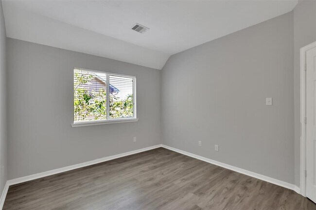 Building Photo - 12942 Iris Garden Ln