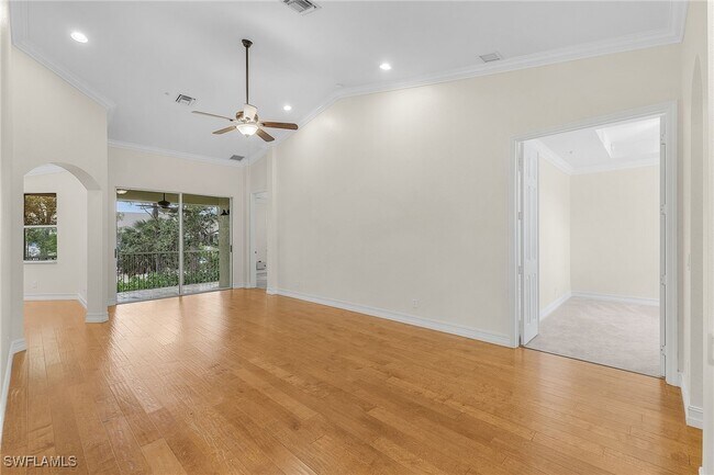 Building Photo - 1325 Mariposa Cir