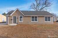 Building Photo - 20 Louis Ave