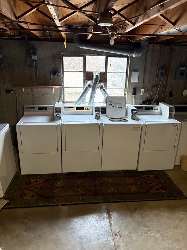 Building Photo - 215 N Ninth St