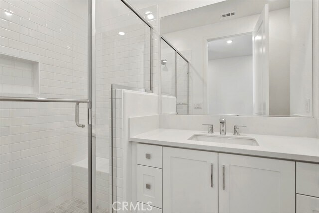 Building Photo - 612 Chinon